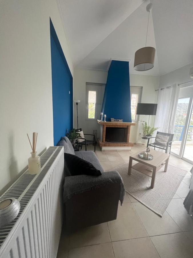 Blue And White Apartment Schinias Bagian luar foto