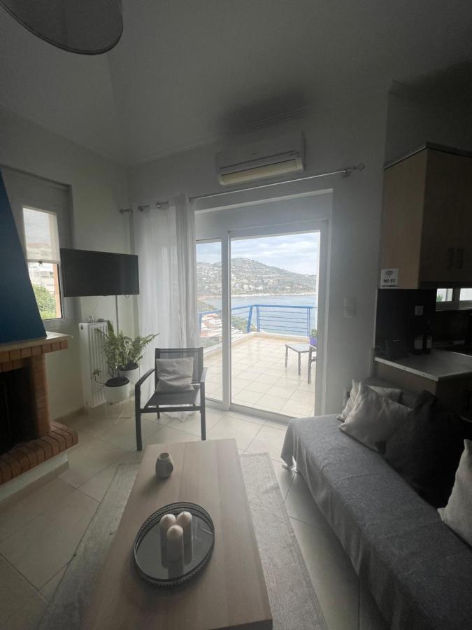 Blue And White Apartment Schinias Bagian luar foto